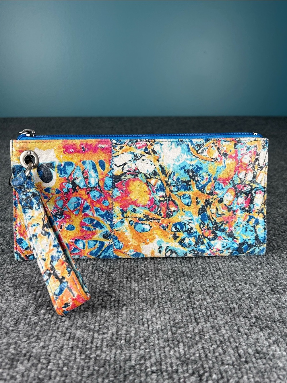 NEW! HOBO Vida Summertime Abstract Soft Leather Zip Wristlet Clutch Luxurious